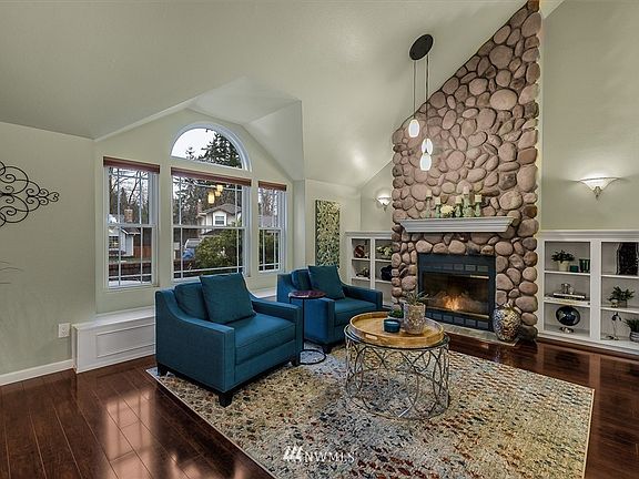 3rd image of 13742 SE 202nd Pl