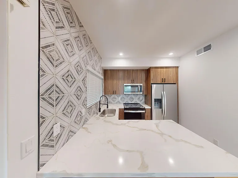 5339-1 W Falls View Dr — Photo 5