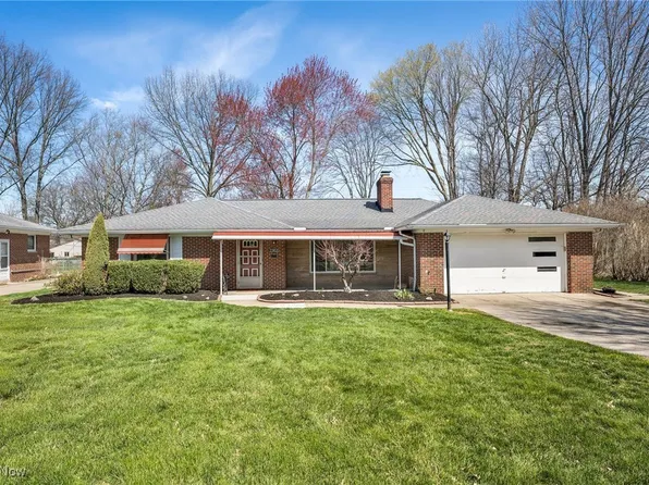 25820 W Ranchview Ave, North Olmsted, OH 44070