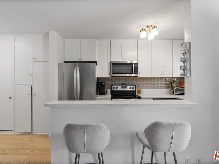 8630 Falmouth Ave #4 — Photo 3