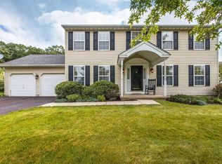 225 Summerwind Ln, Harleysville, PA 19438