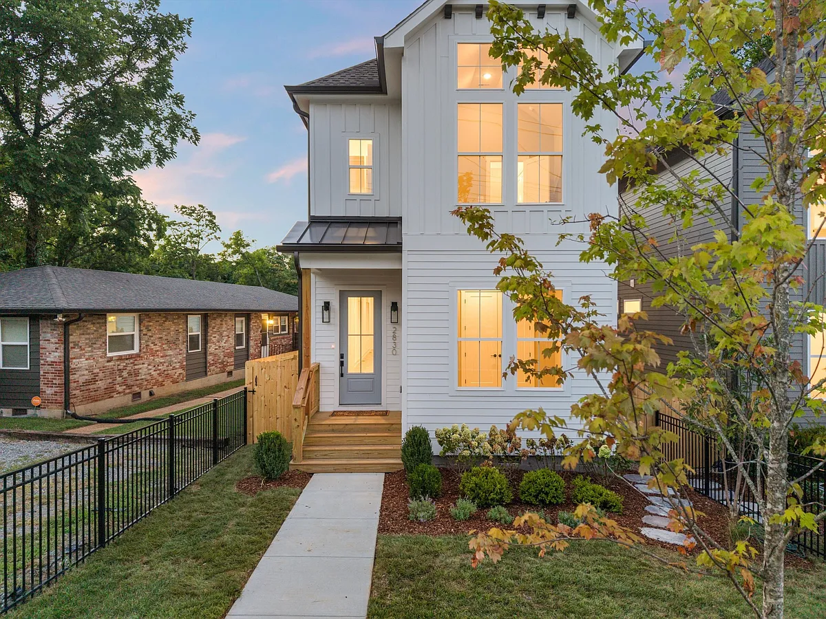 Building Photo - 2830 Clifton Ave