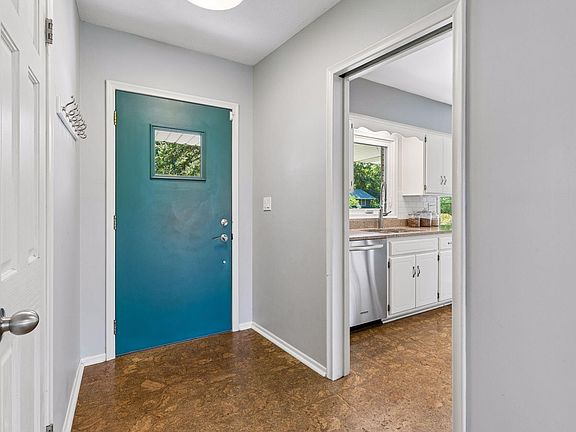 5th image of 2131 Perry Ave N