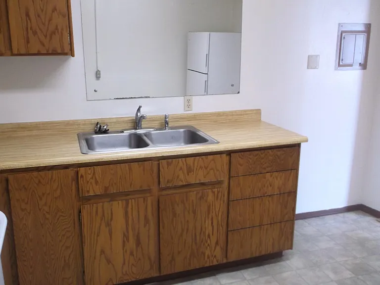 119 E 3rd St #1 — Photo 6