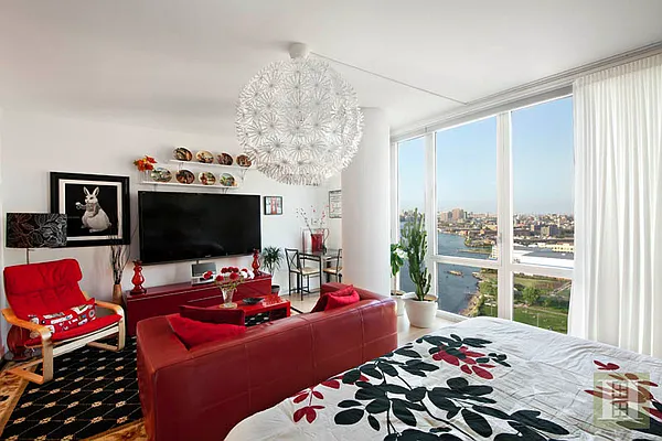 Rented by Halstead Real Estate | media 4