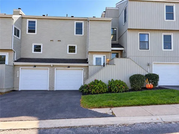 8681 W 108th Pl, Overland Park, KS 66210