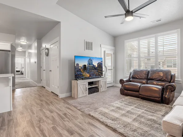 14642 S McKellen Dr #303, Herriman, UT 84096