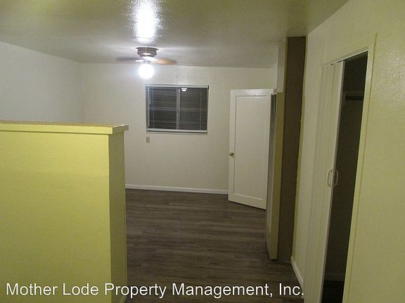 3rd image of 275 Snell St APT 4