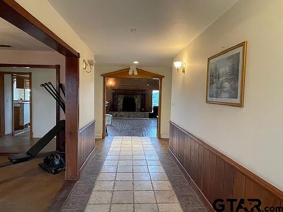 2nd image of 109 Cherry Blossom Rd