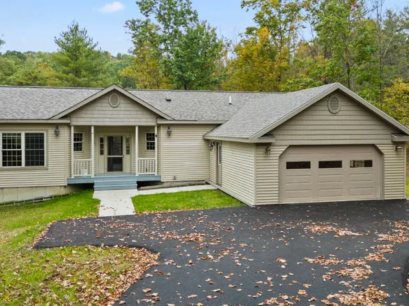 227 Boswell Hill Rd, Endicott, NY 13760