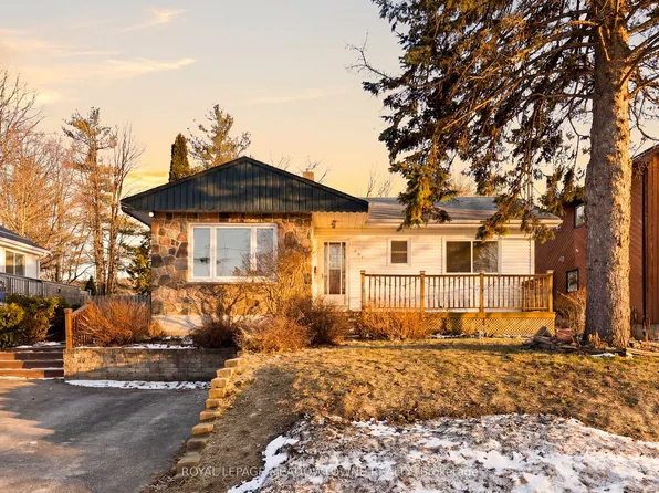 209 Cliff Rd, Barrie, ON L4N 3X5