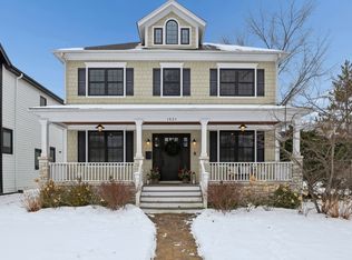 1521 Gregory Ave, Wilmette, IL 60091