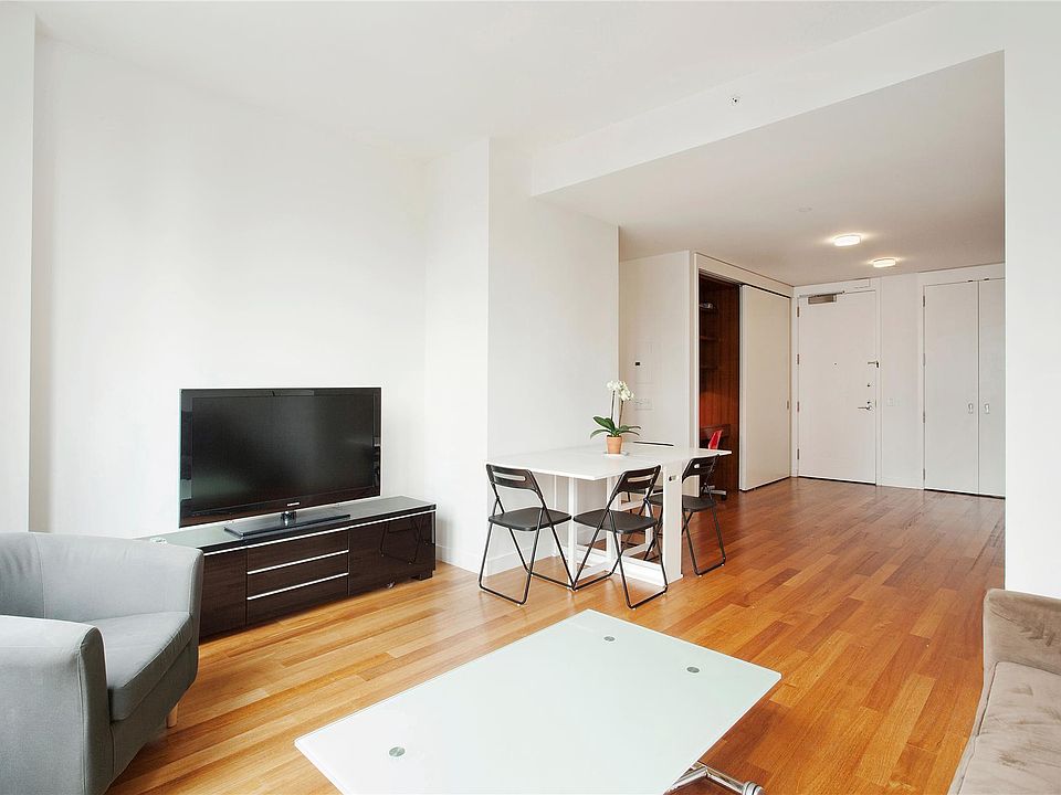1st image of 15 William St APT 25B