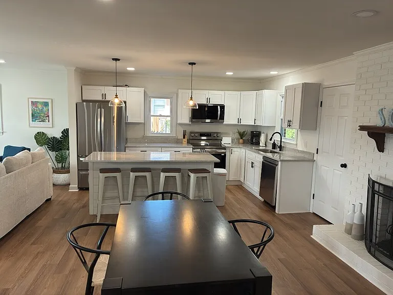 304 Pine Knoll Dr — Photo 4