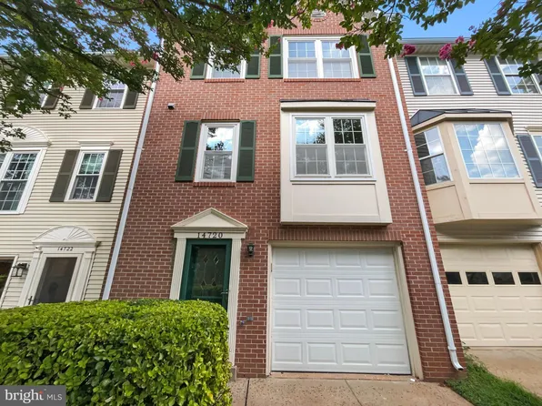 14720 Stream Pond Dr, Centreville, VA 20120