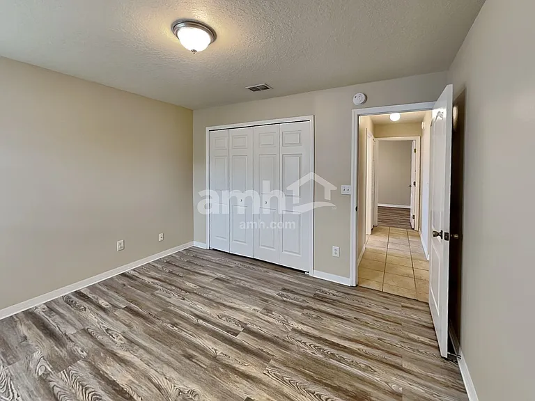 10222 Summer Elm Ave — Photo 14