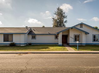 1523 Cedar Ln, Lemoore, CA