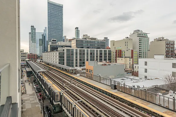 Rented by Modern Spaces | media 7