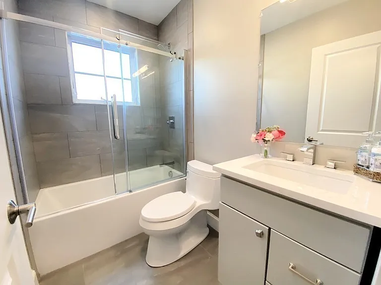 89 Prescott St #D — Photo 11