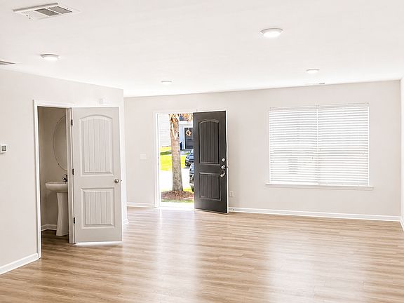 4th image of 7 Saint Augustine Way #7