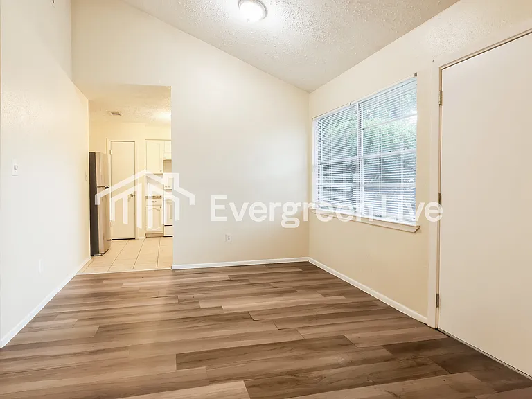 16326 Dew Drop Ln — Photo 13
