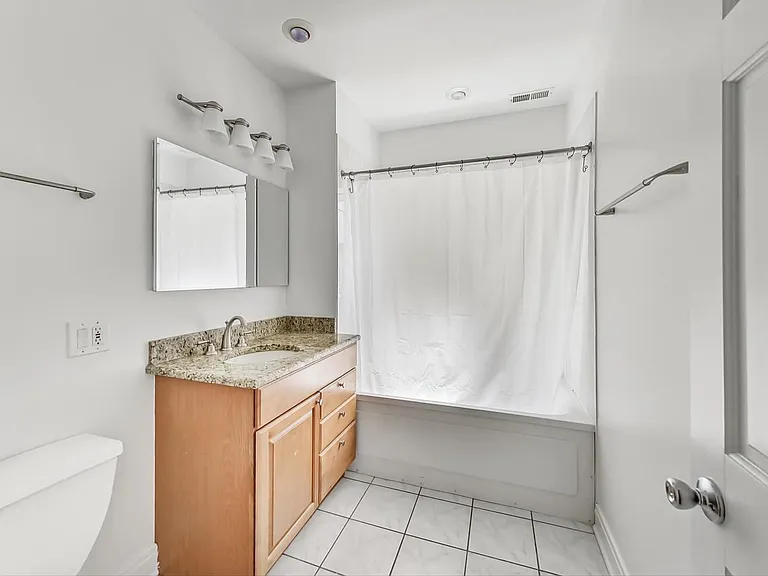 917 W Sunnyside Ave #2S — Photo 11