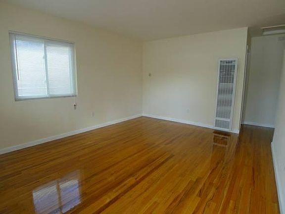 4th image of 6321 Madrone Ave