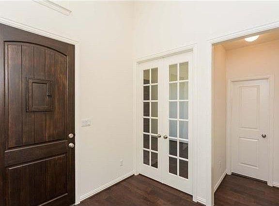 2nd image of 408 Garner Park Dr