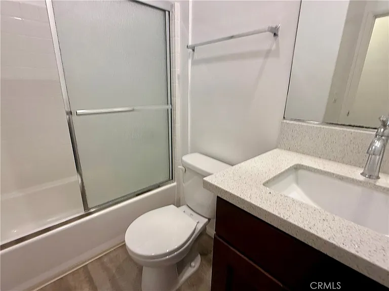 6624 Balboa Blvd #4 — Photo 15