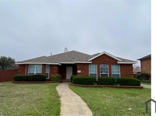 2428 Buckeye Dr, Mesquite, TX 75181