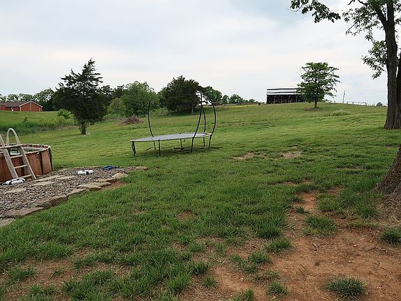 5th image of 3991 Valley Hill Rd