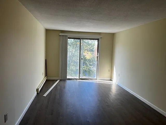 40 Dinan Drive Apartments — Photo 2