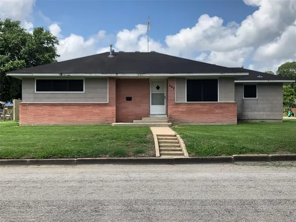 502 S Washington St, El Campo, TX 77437