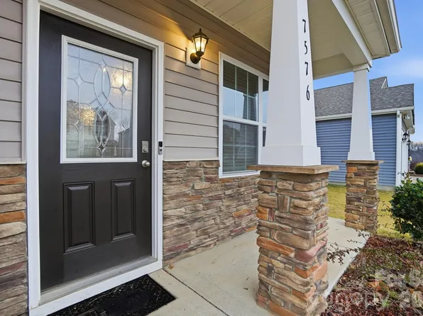 7576 Stonehouse Dr, Gastonia, NC 28056