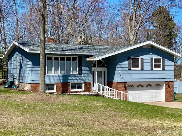 802 Lasalle Rd, Marquette, MI 49855