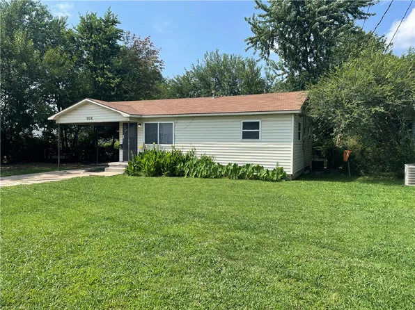 102 Raedels Ave, Springdale, AR 72764
