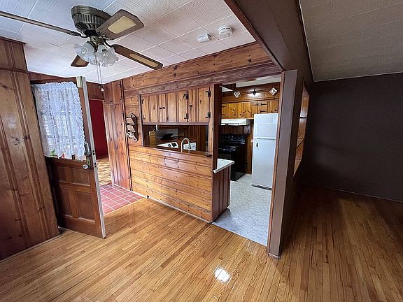 4th image of 4729 Farley Dr