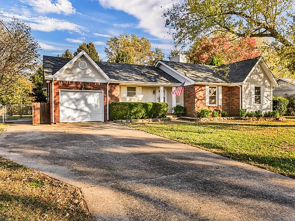 3rd image of 3413 Polly Dr