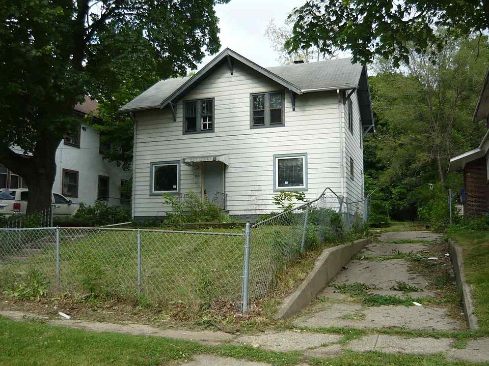 1st image of 921 N Winnebago St
