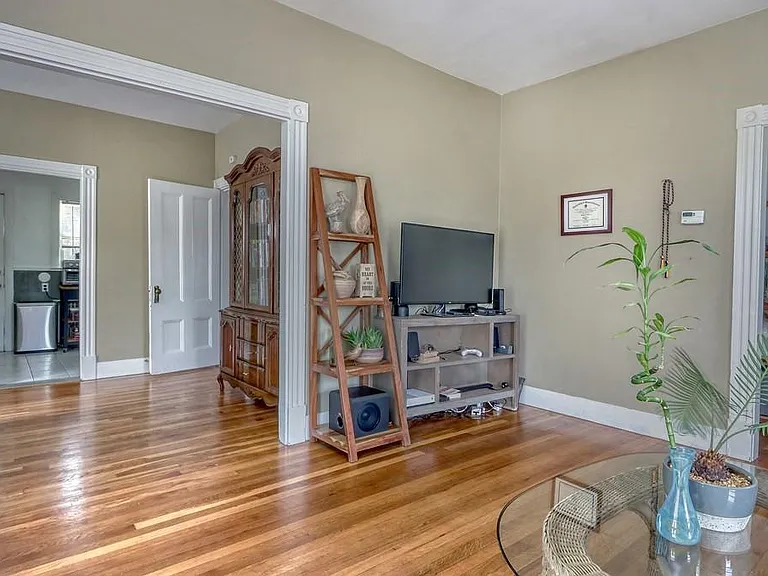 10 Parker St #1 — Photo 2