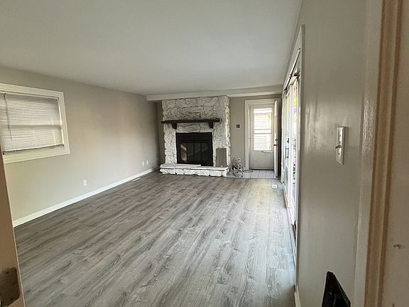 2nd image of 7411 Montana Ave