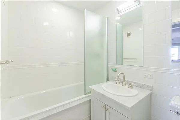 Sold by (Legacy) Elegran | media 3