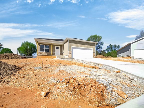 5th image of 46 Whitley Ln