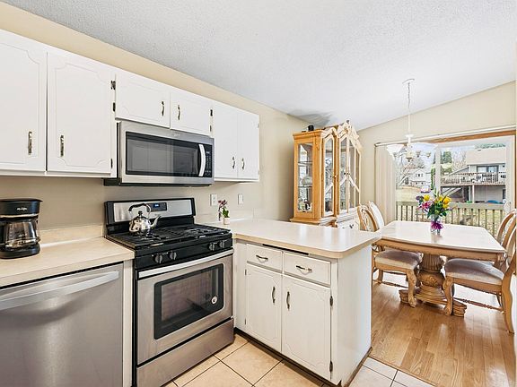 5th image of 1272 Ferndale St N