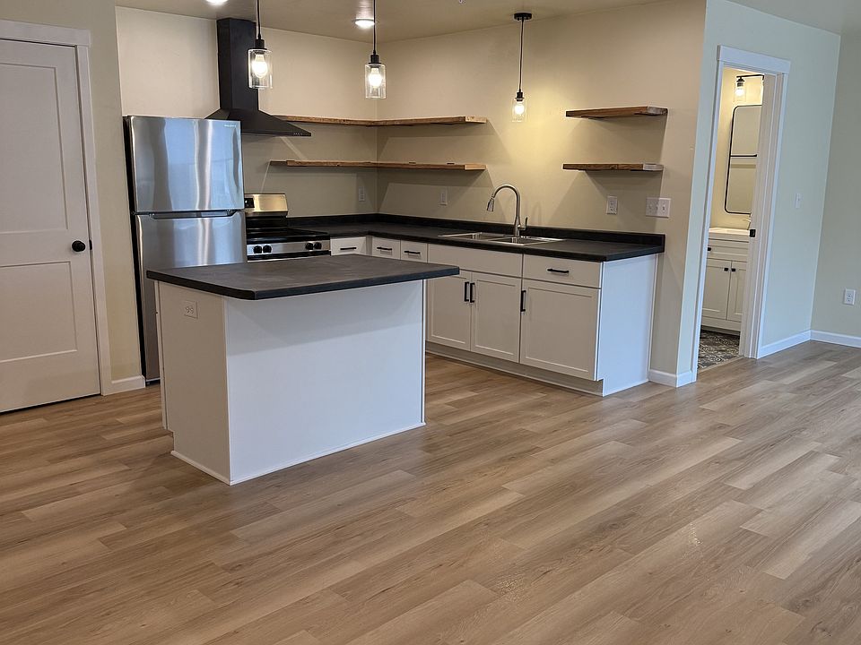 1st image of 135 N 4th Ave #11574358