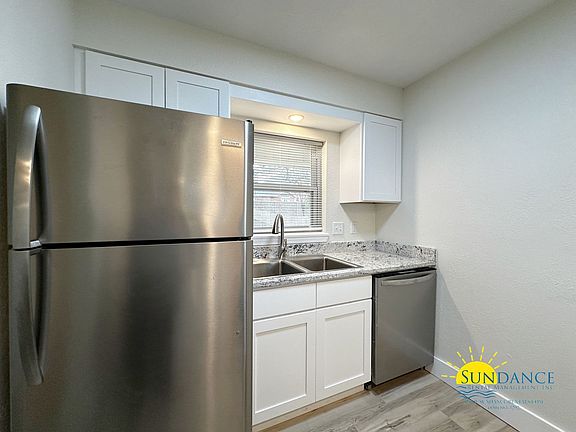 4th image of 622 Sunset Blvd W #A