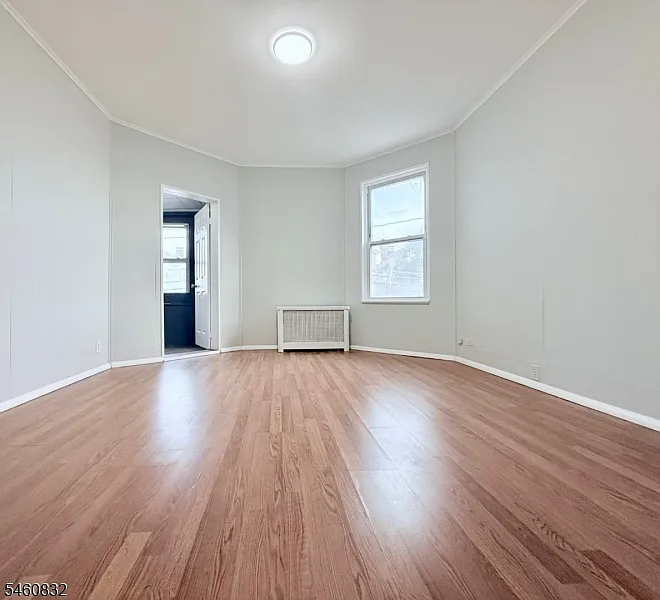 3 bed, 1.0 bath, $2,200 — Photo 3