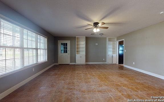4th image of 15211 Fm 775
