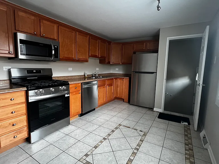 Marian Dr — Photo 1