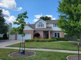 40 Hodgehaven Cir, Bloomington, IL 61704